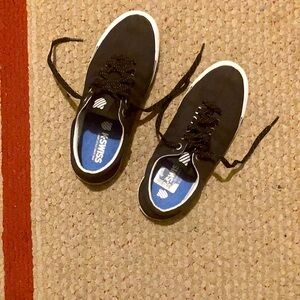 Classic K-Swiss Court Style Tennis Shoes